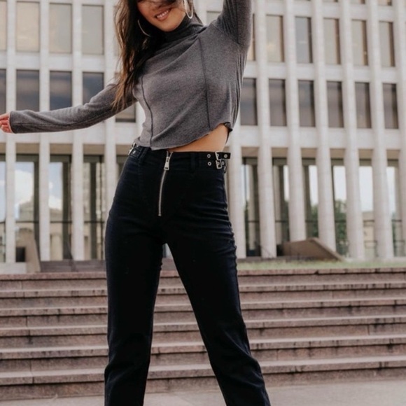 NWT Kittenish Black High-Waisted Trousers 24 adjustable to 26 waist buckle jeans - Picture 3 of 15